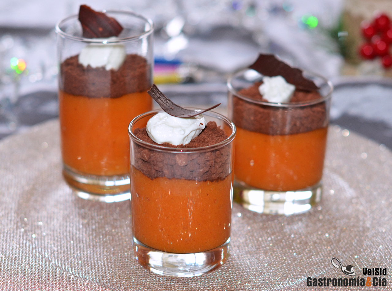 Flan de persimon con galletas de Navidad y chocolate