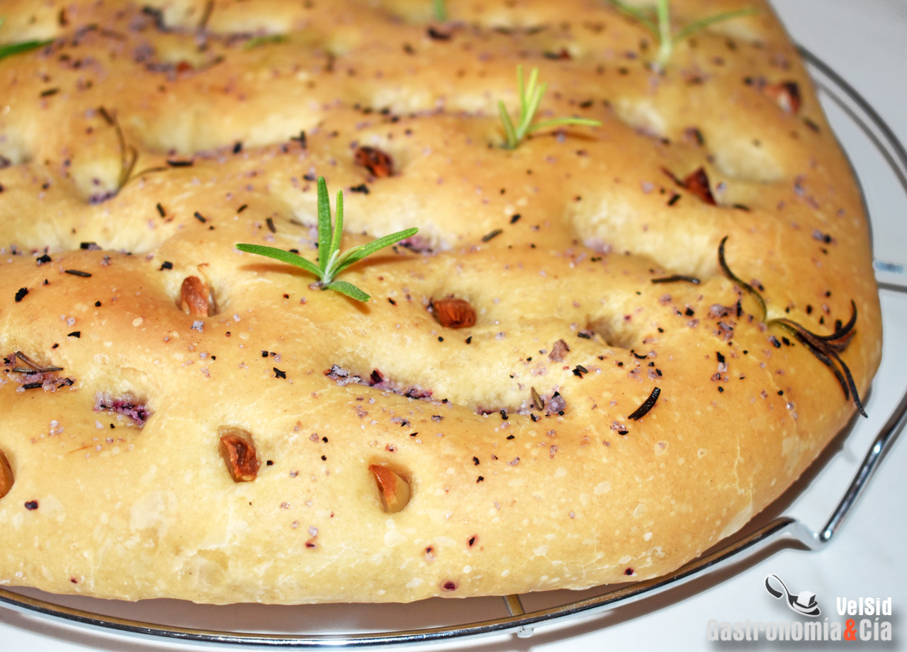 Focaccia de romero y ajo