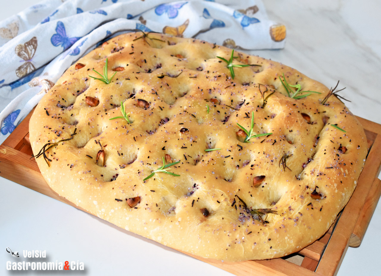 Focaccia de romero y ajo