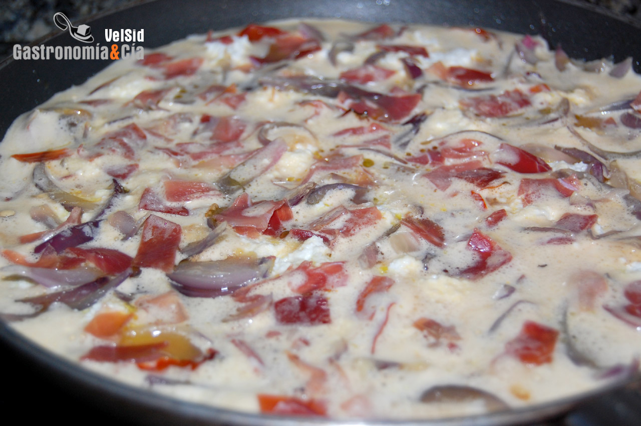 Frittata de tomates al tomillo y requesón