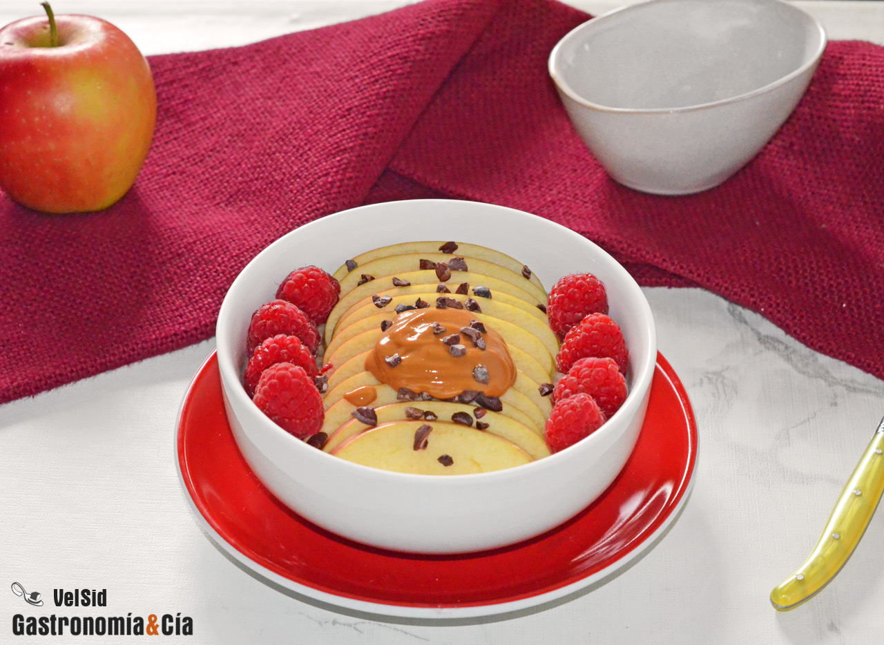 Gachas de avena con jengibre fresco, manzana y manteca 