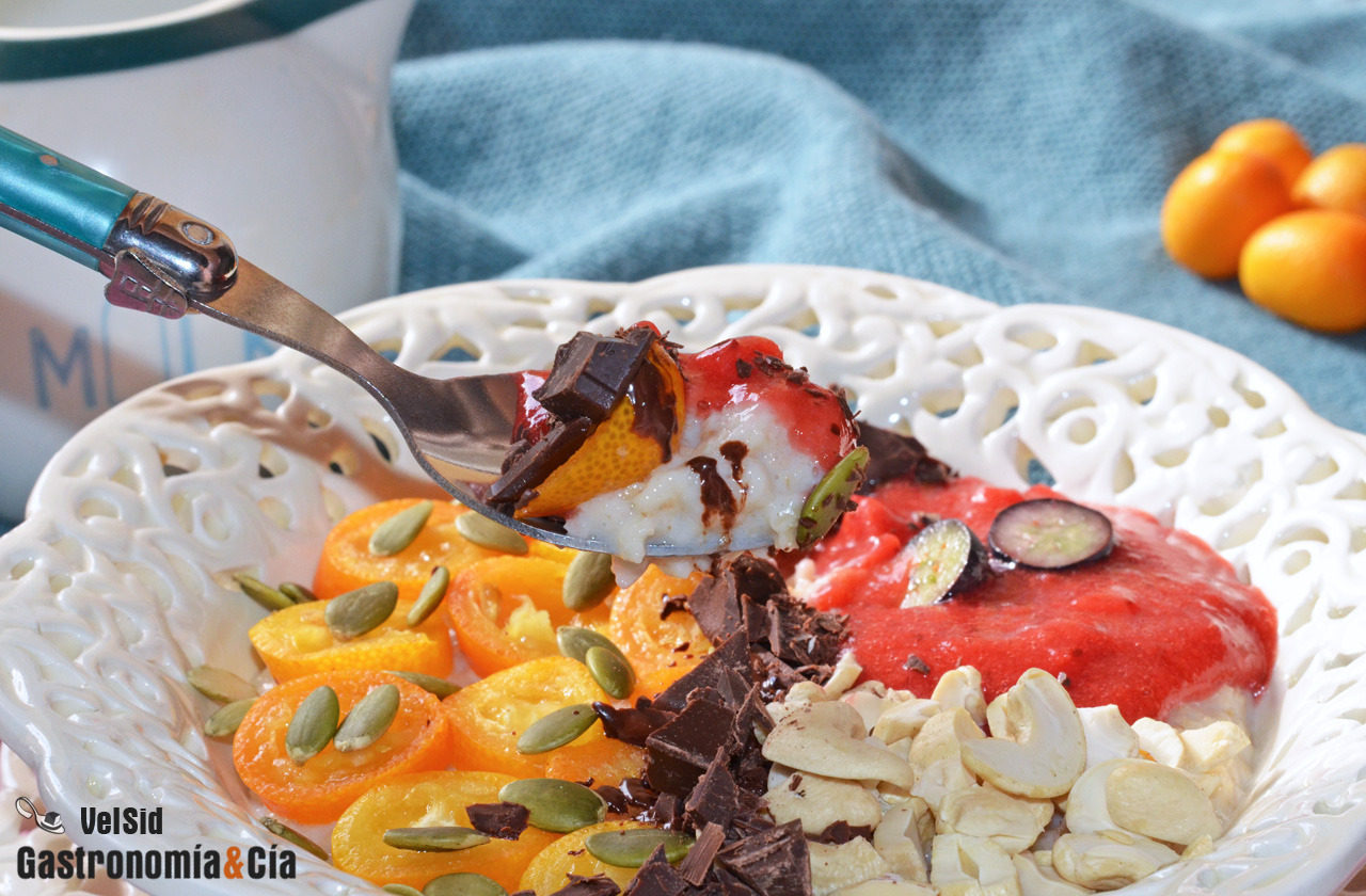 Porridge con kumquat y mermelada de fresa