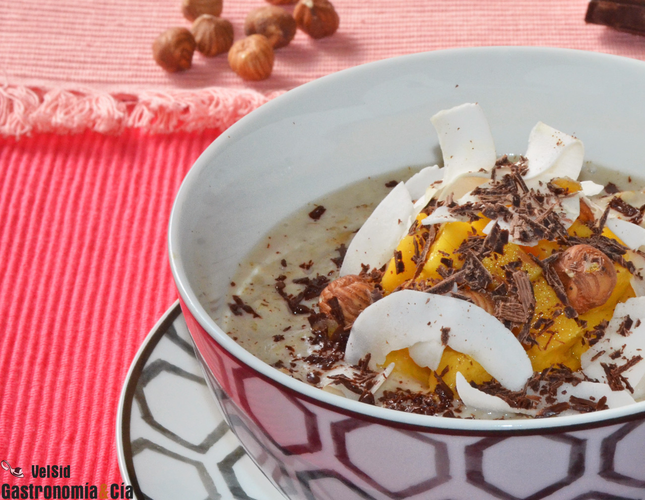 Gachas de avena con mango y coco