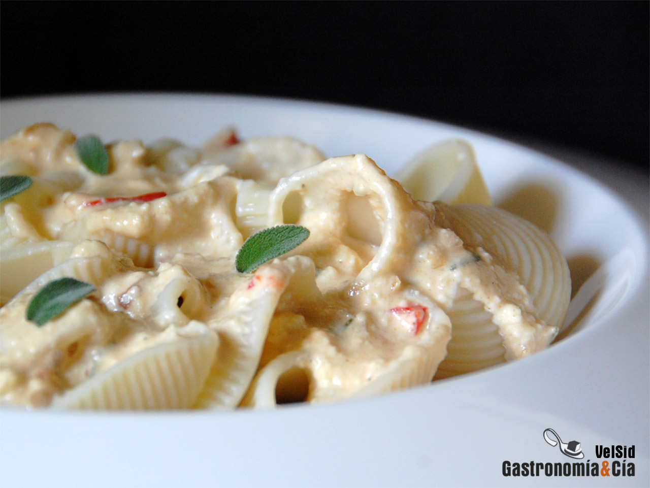 Galets con salsa de salvia y requesón