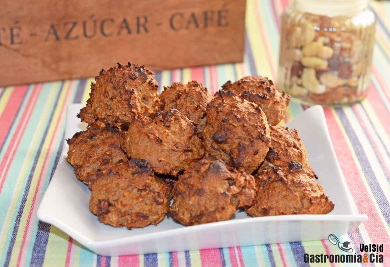 Galletas de avena, frutos secos y especias