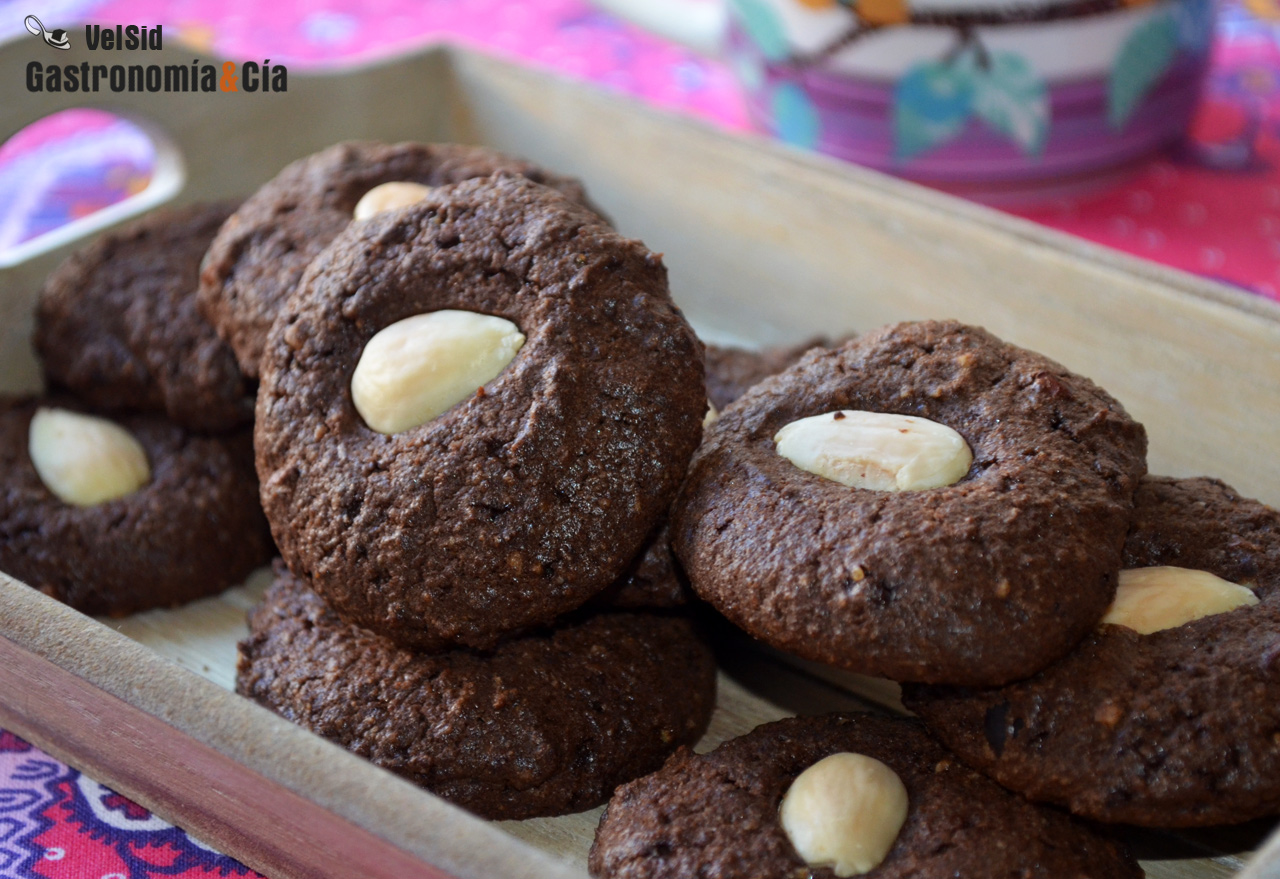 Galletas de avena, almendra y algarroba