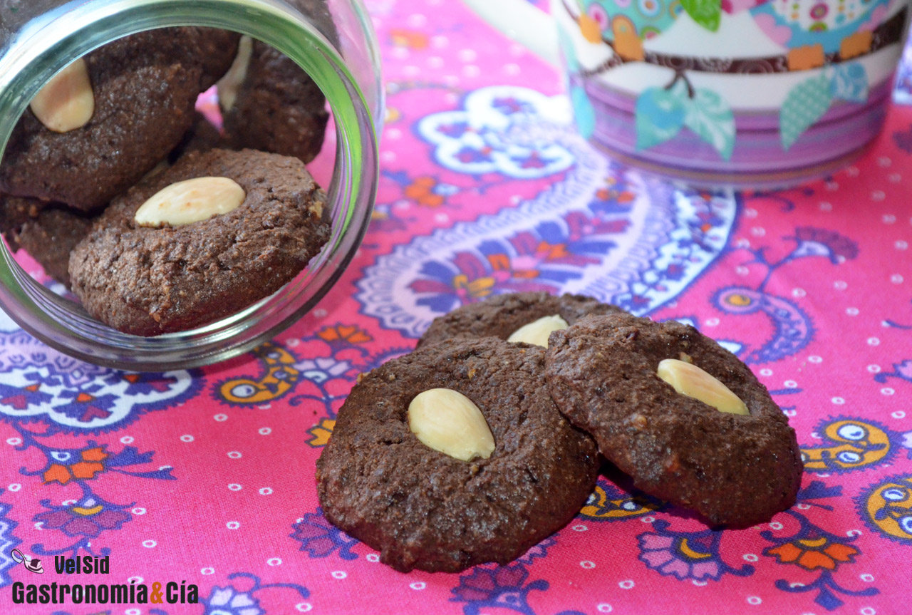Galletas de avena, almendra y algarroba