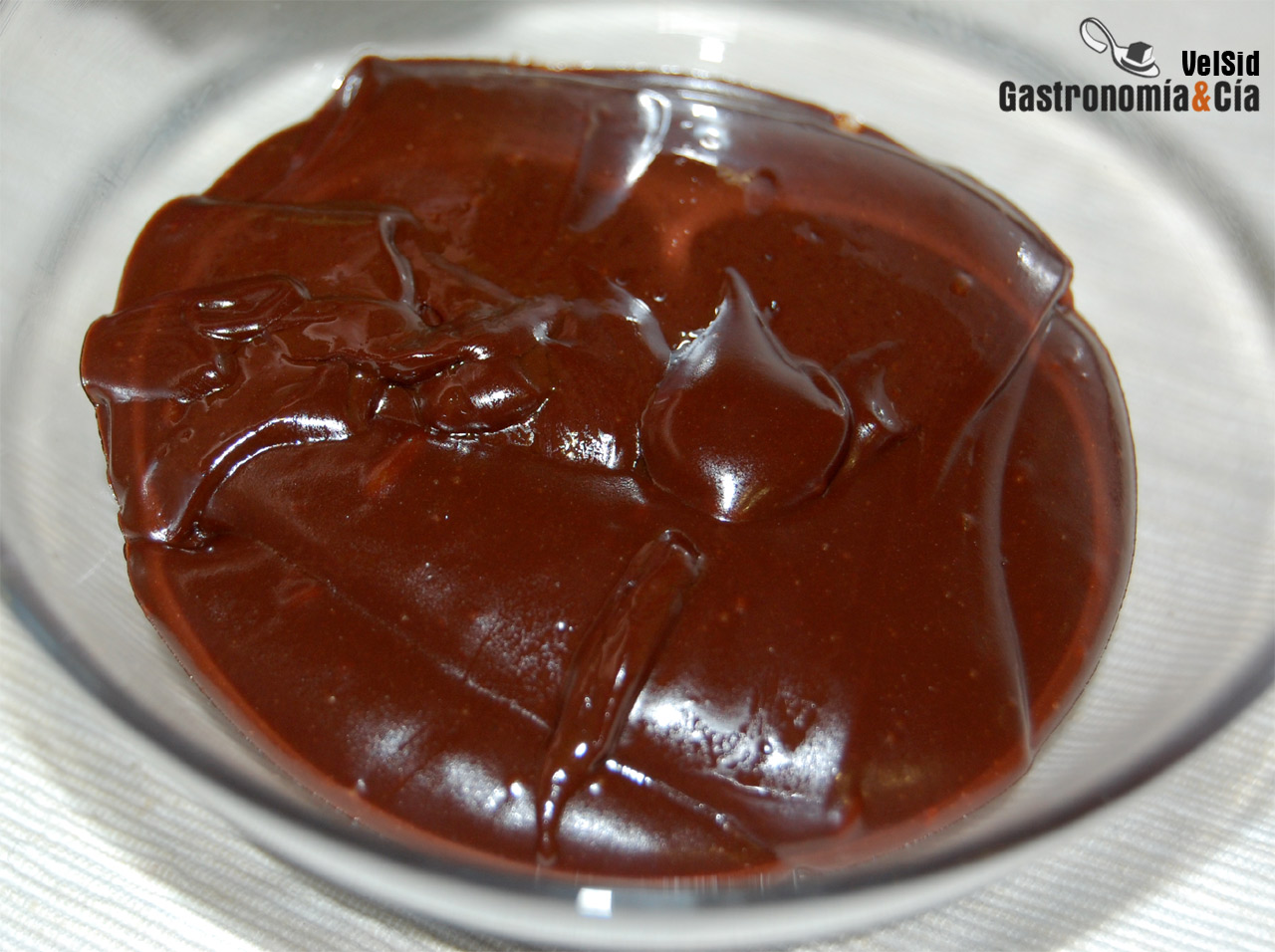 Galletas de coco y chocolate rellenas de ganache