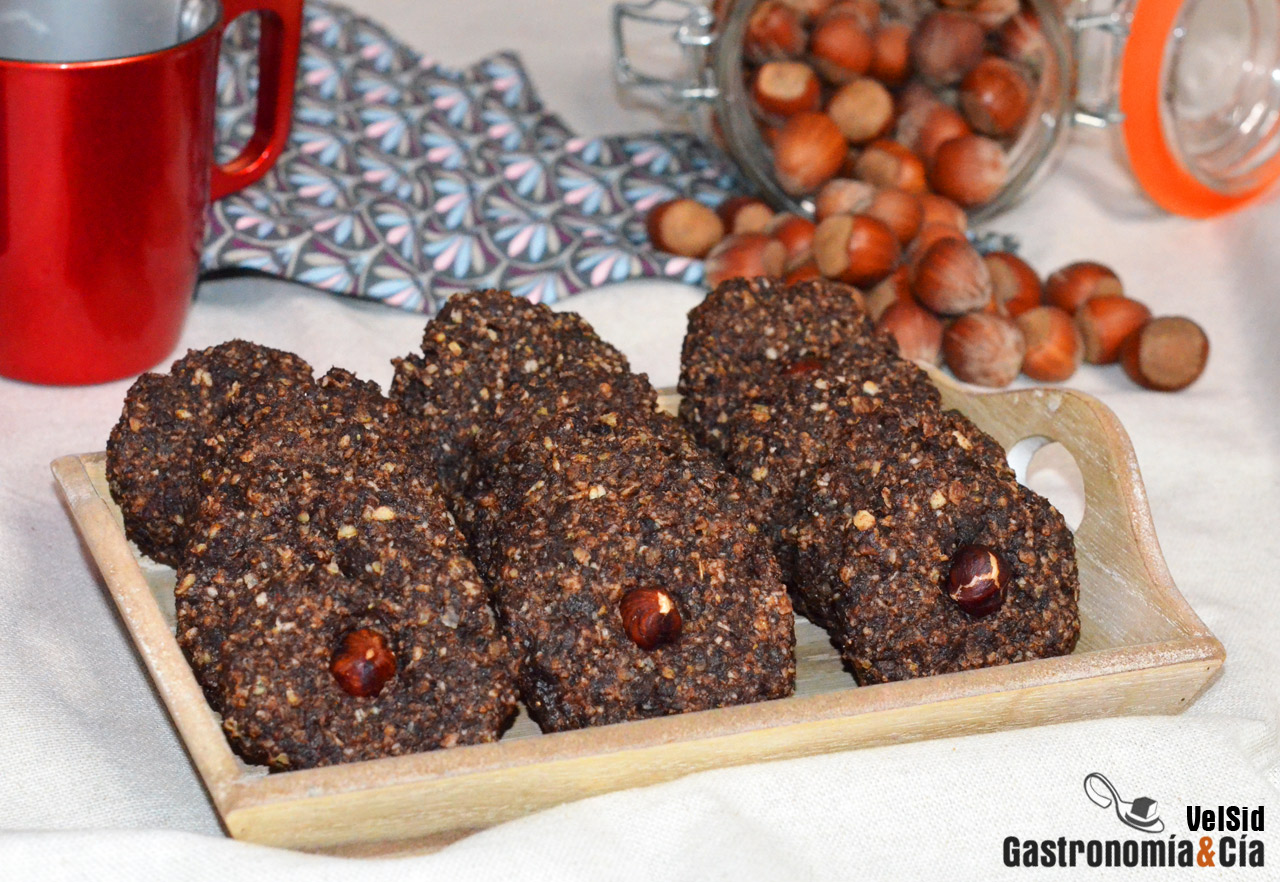 Galletas tiernas de chocolate, avellanas y avena