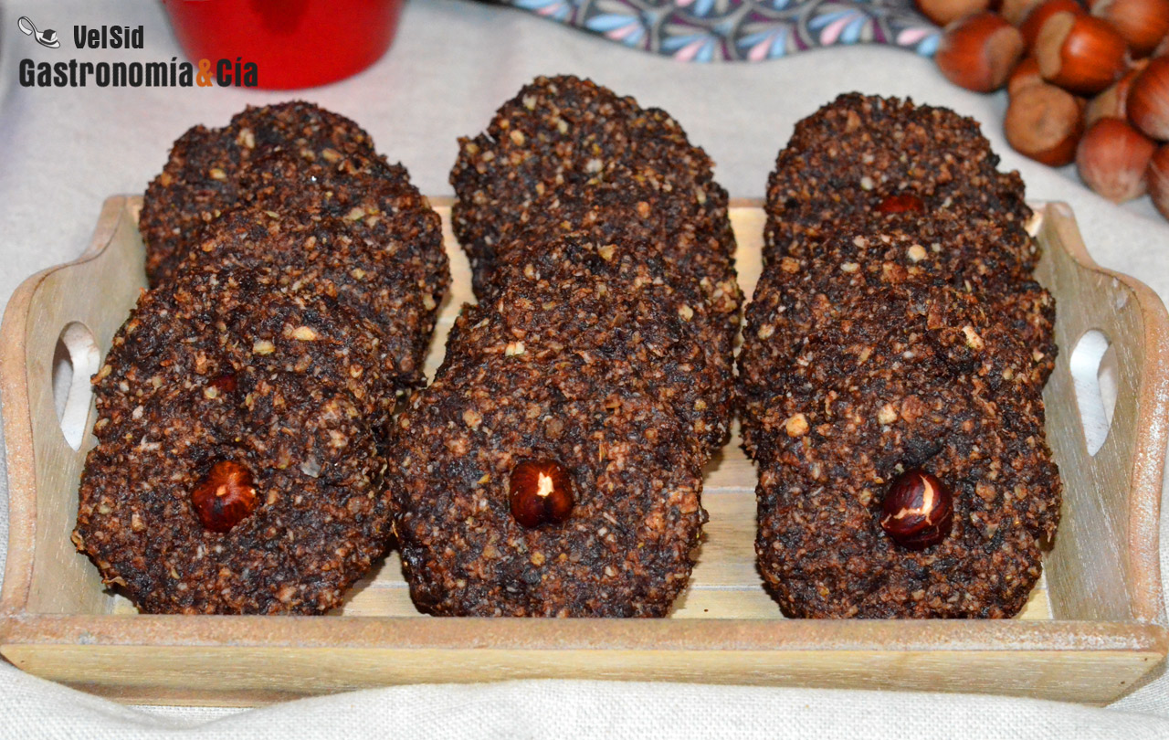 Galletas tiernas de chocolate, avellanas y avena