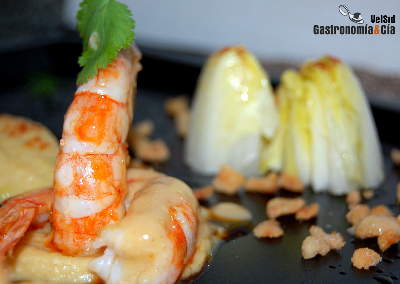 Gambas con hummus y chicharrones