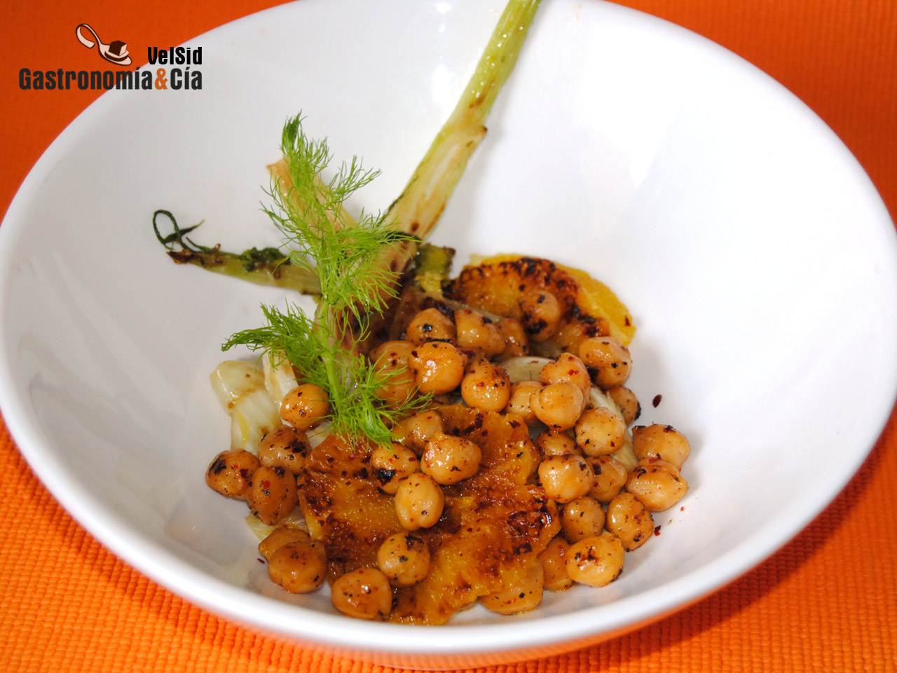 Garbanzos con hinojo y naranja