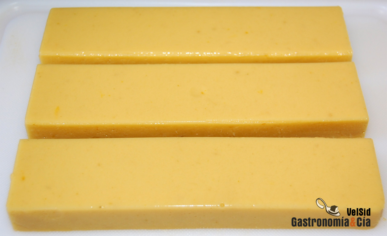 Gelatina de mango al curry con chocolate