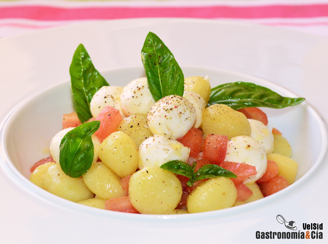 Ñoquis con tomate concasse y mozzarella marinada