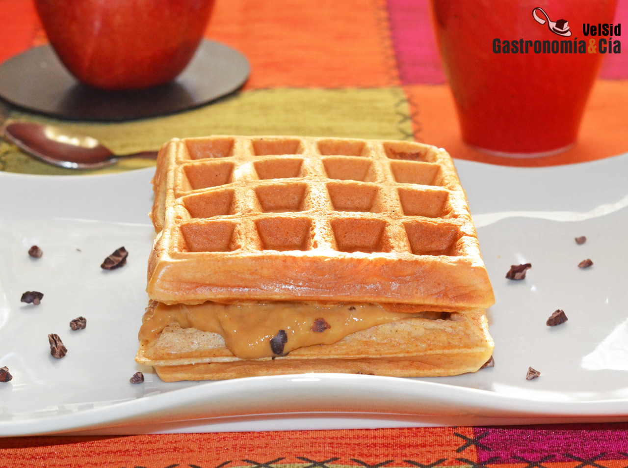 Gofres de espelta con tartinade de plátano y cacahuete