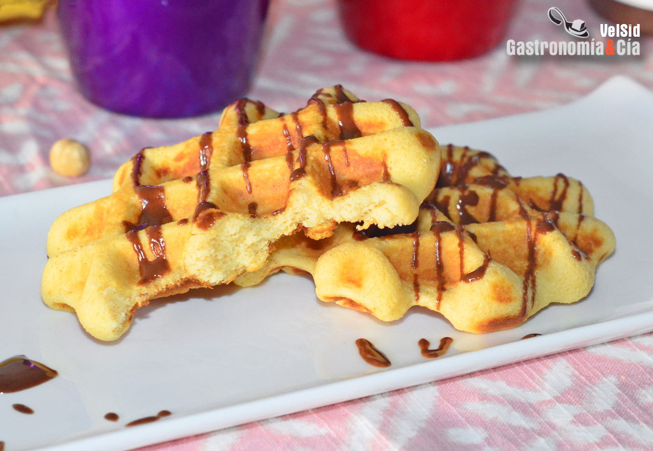 Gofres de coco y almendra