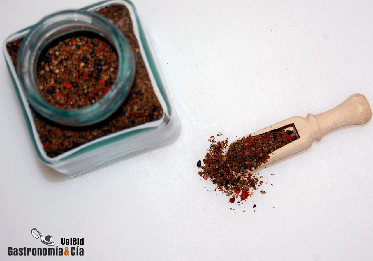 Gomasio negro con guindilla