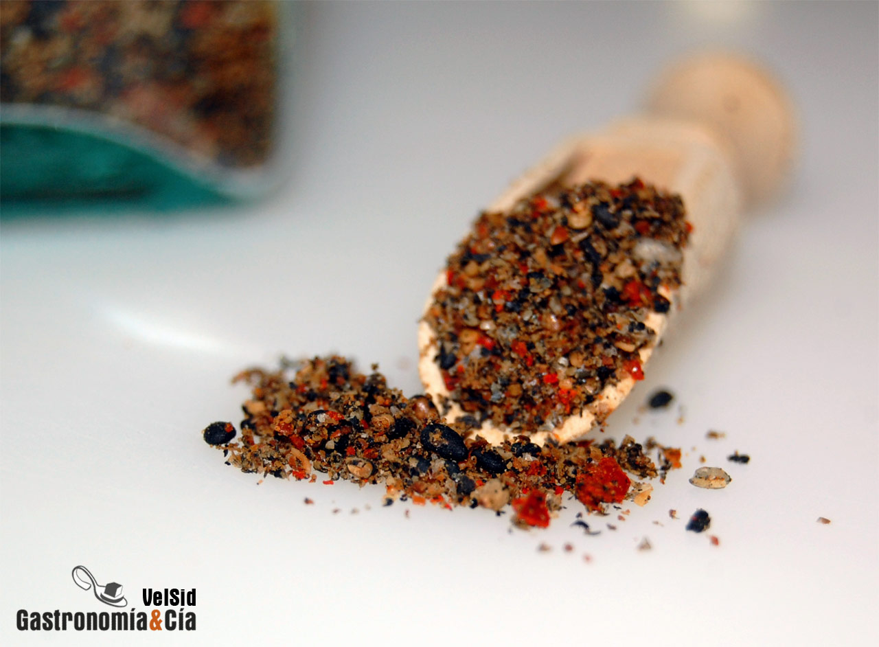 Gomasio negro con guindilla