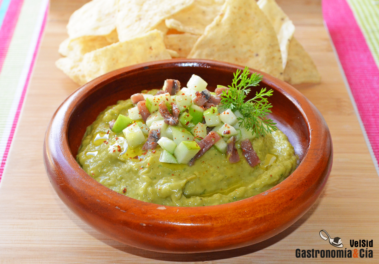 Guacamole con manzana verde y anchoas