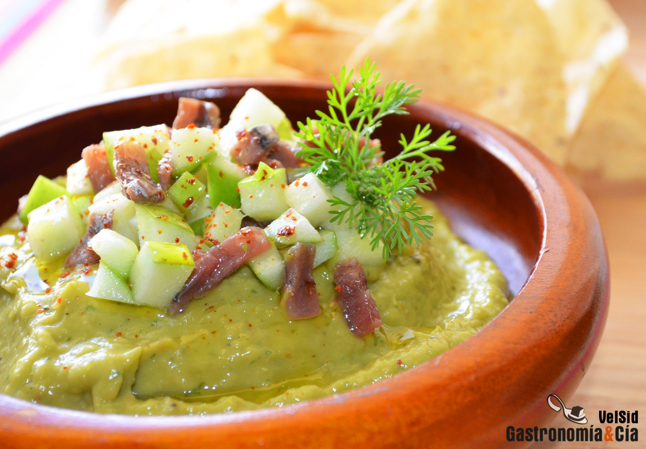 Guacamole con manzana verde y anchoas