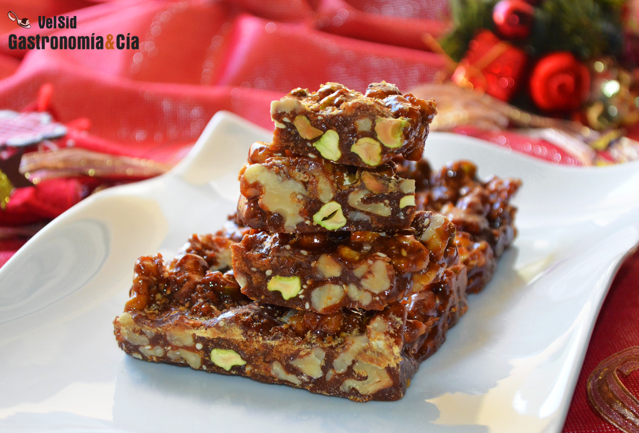 Turrón de guirlache de nueces, pistachos y speculoos