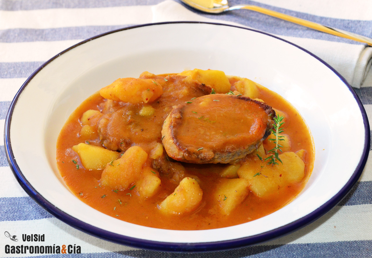 Guiso tradicional de cordero con patatas