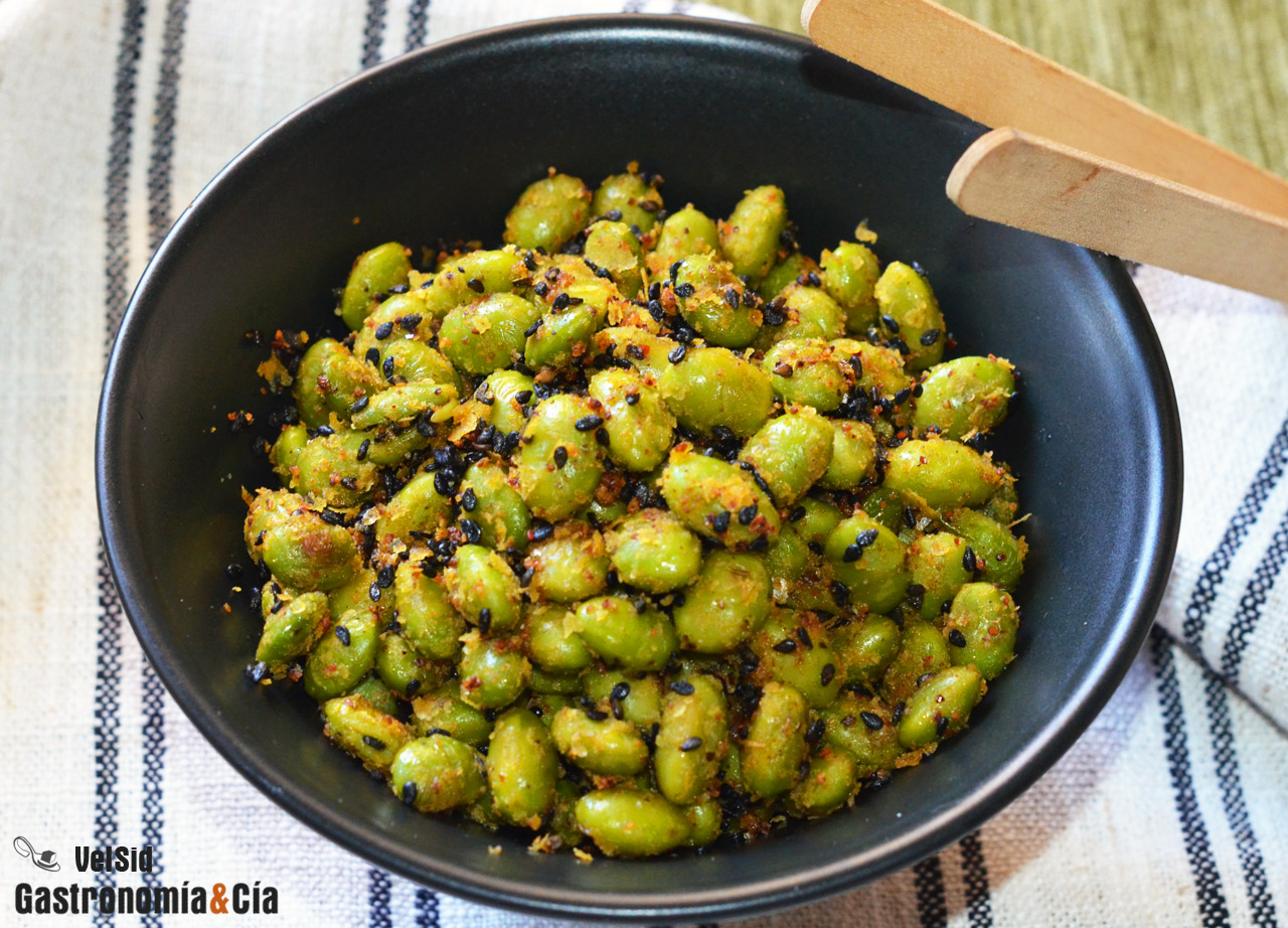Habas de soja con sésamo y tajín