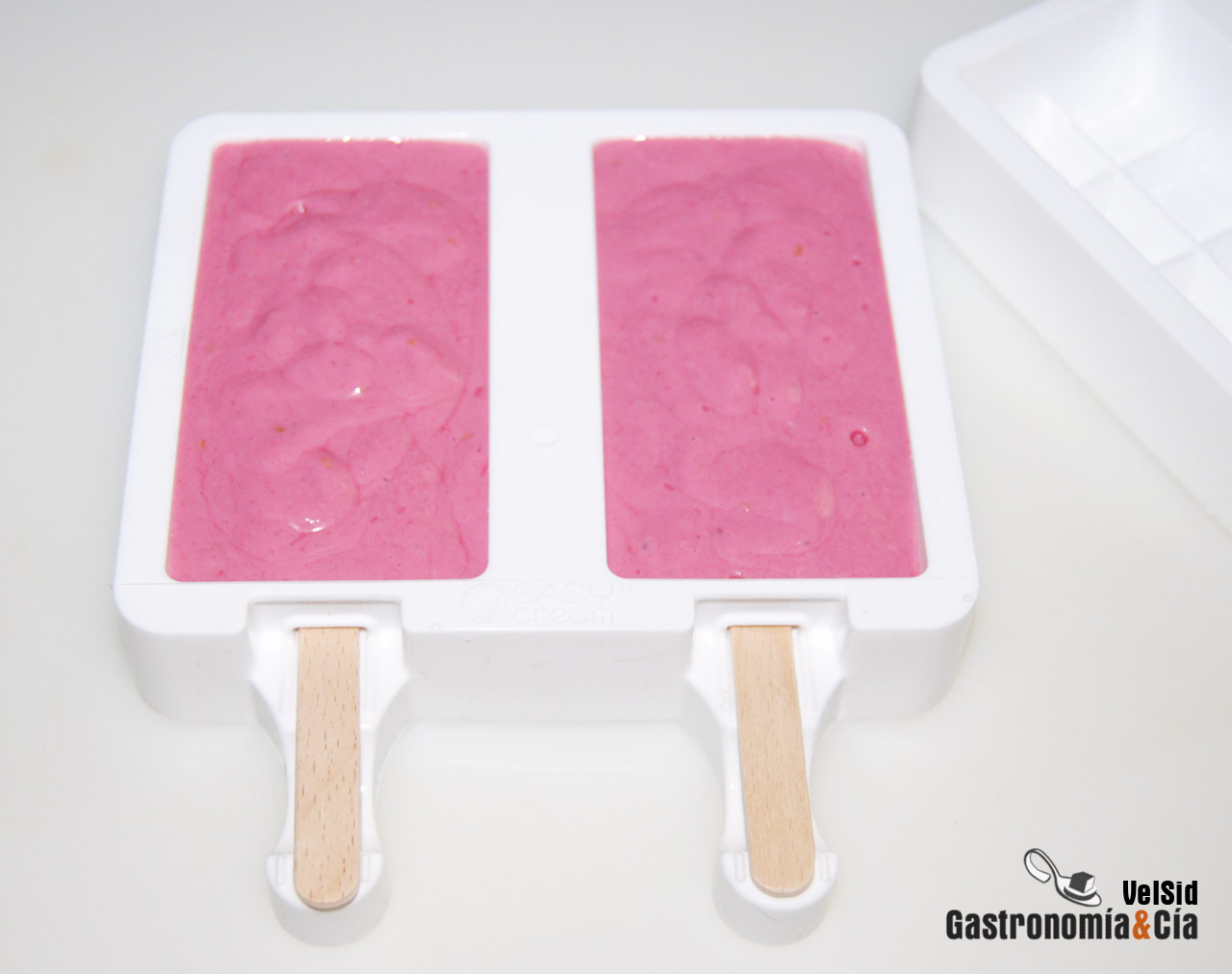 Helado de frambuesa y queso