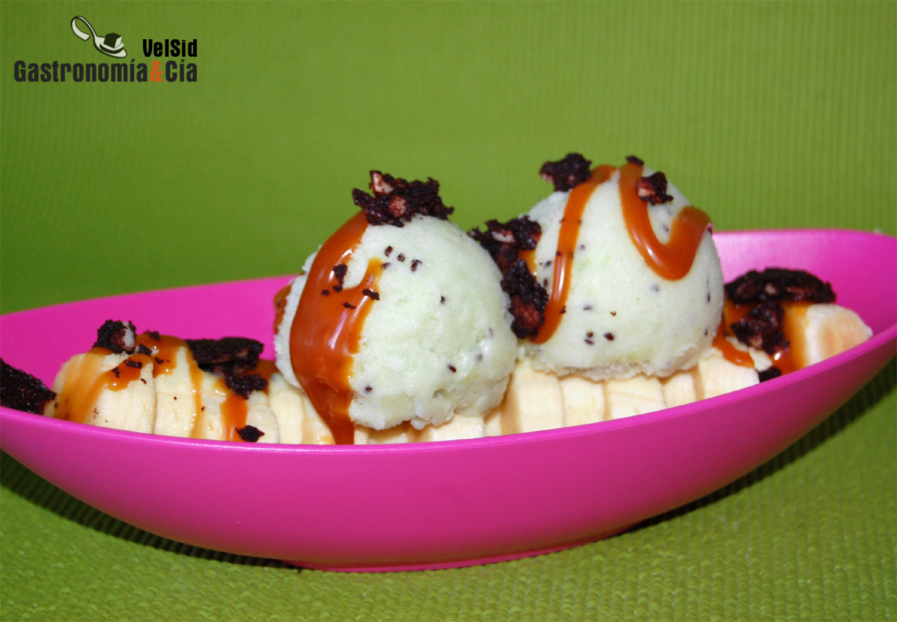 Helado de kiwi con plátano natural y cookies de chocola