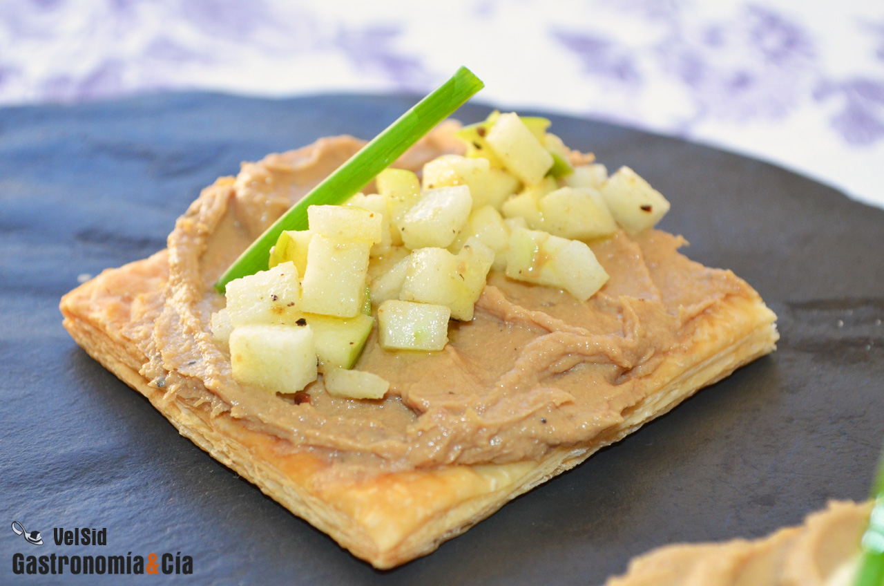 Hojaldre con paté de perdiz, manzana verde y trufa