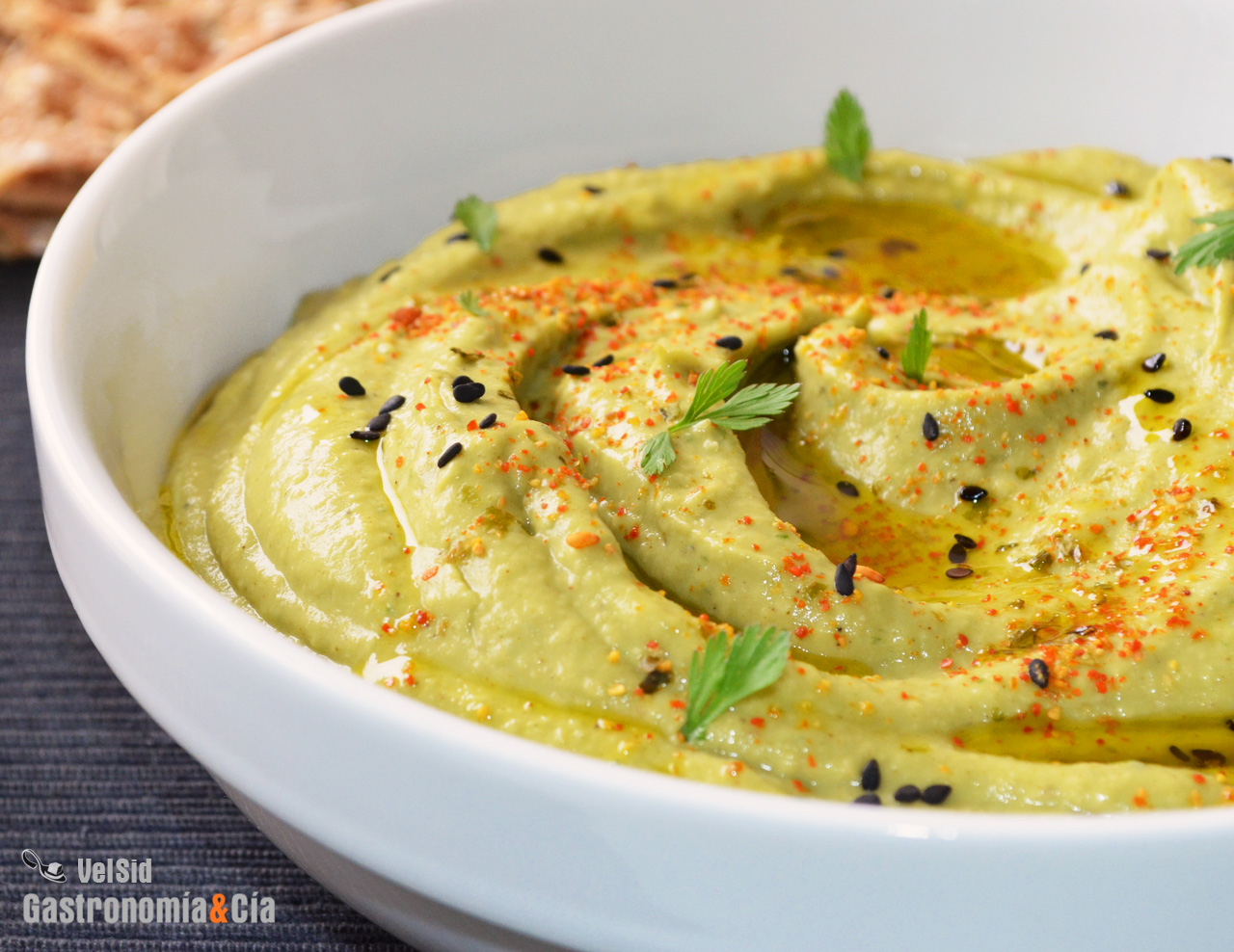Hummus de aguacate con toque ahumado