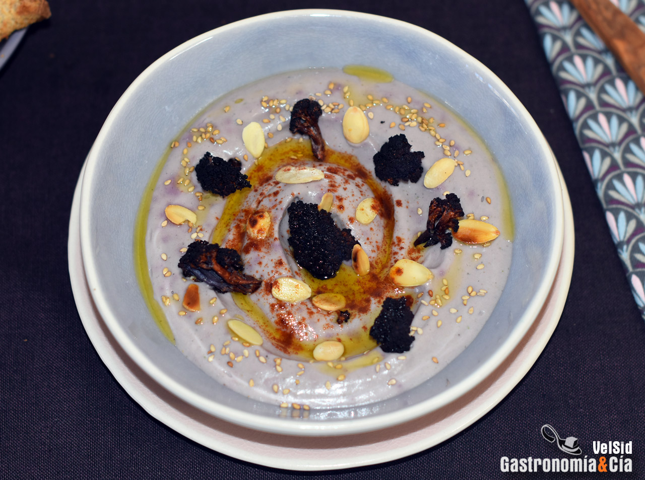 Hummus de coliflor morada