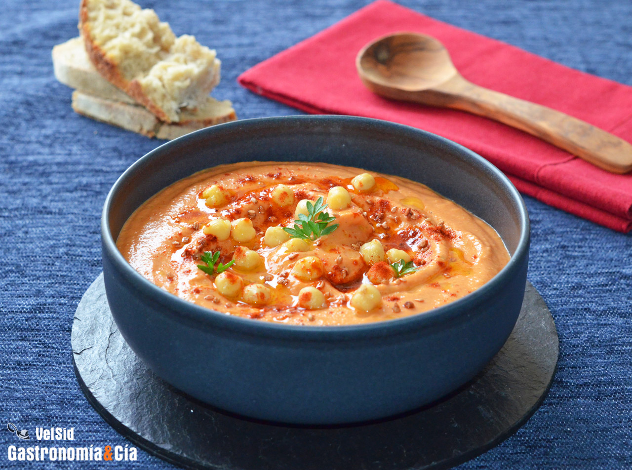 Hummus de garbanzos y pimientos asados