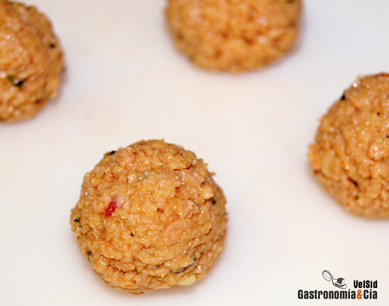 Hummus de remolacha con bocaditos de soja