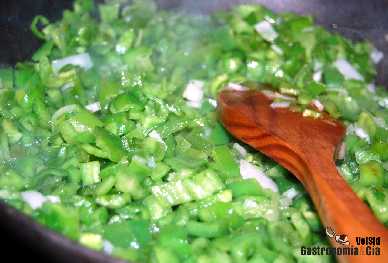 Judías pintas con pisto