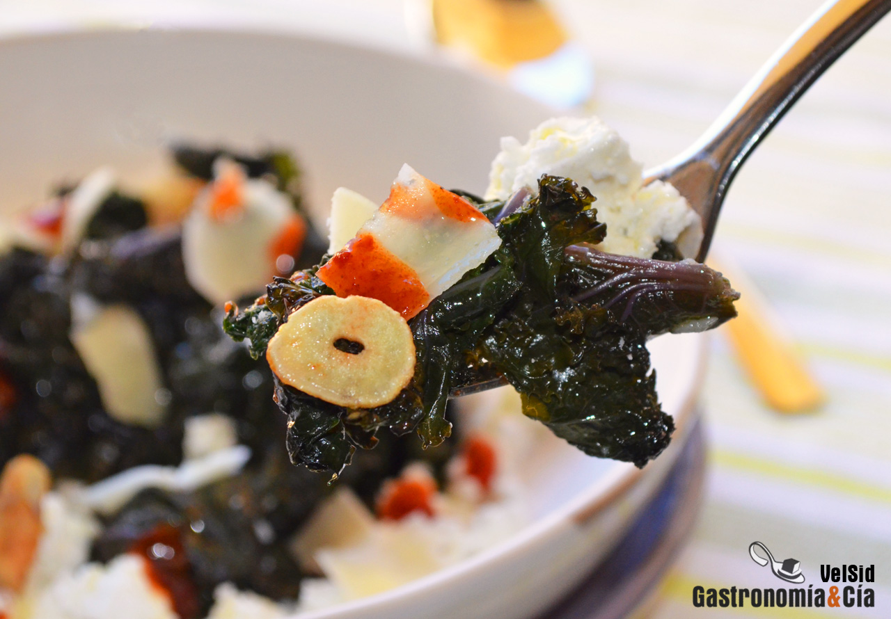 Kale con requesón y salsa kimuchi