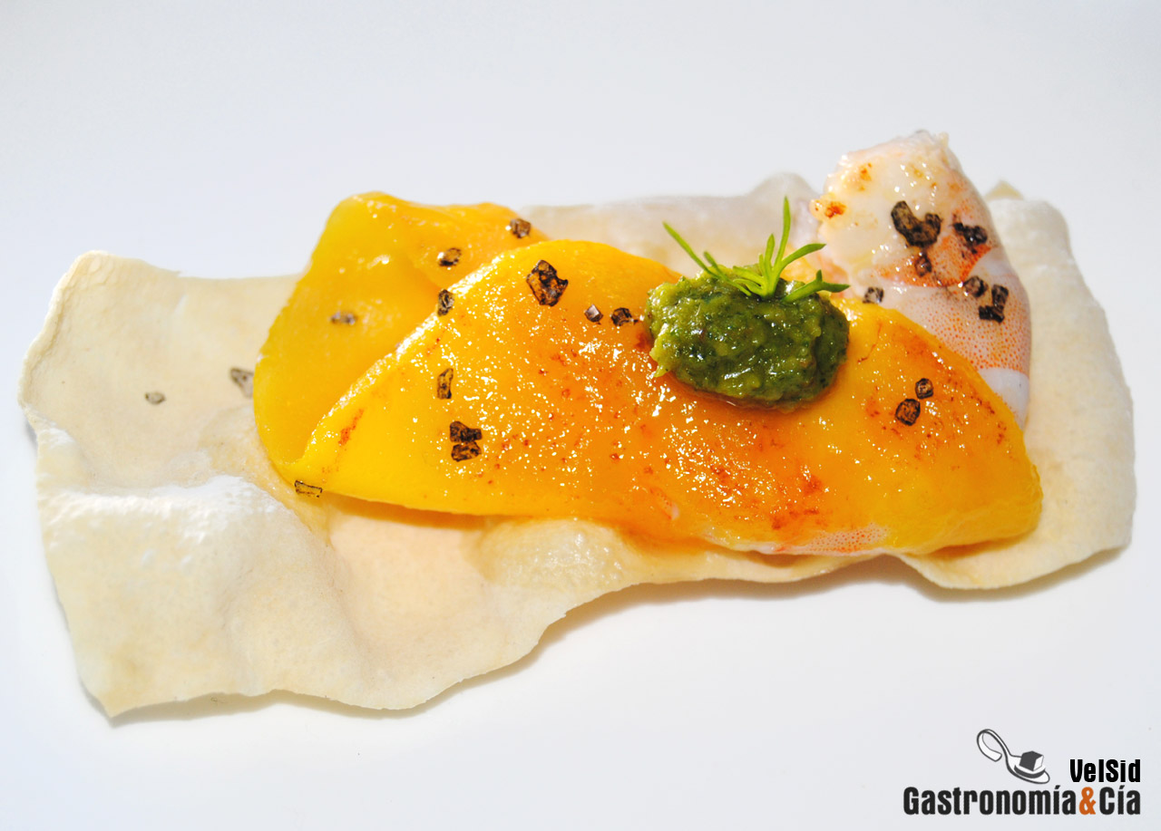 Canapé de langostino, mango y pesto de eneldo