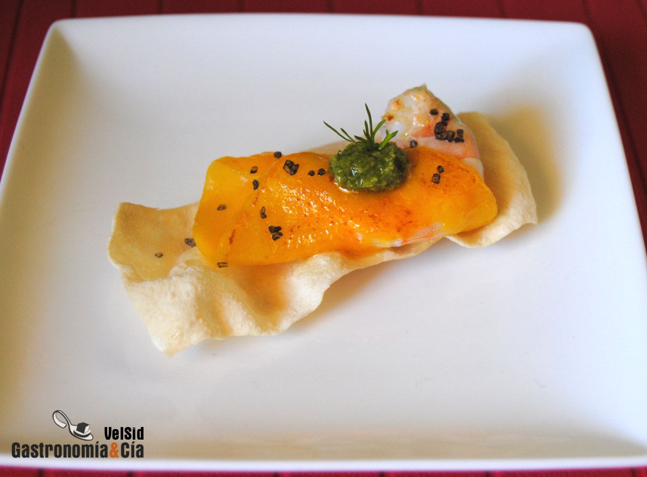 Canapé de langostino, mango y pesto de eneldo