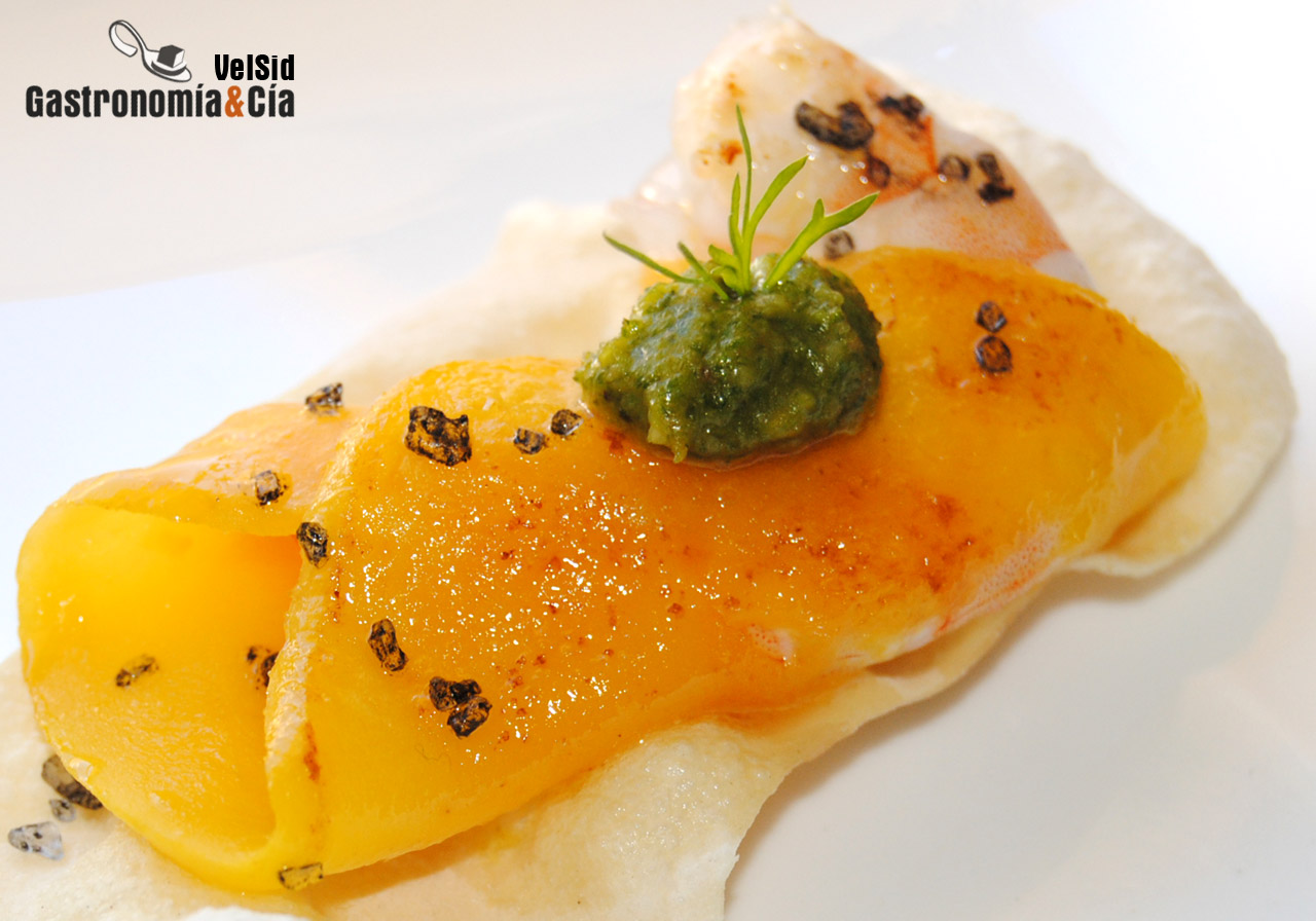 Canapé de langostino, mango y pesto de eneldo