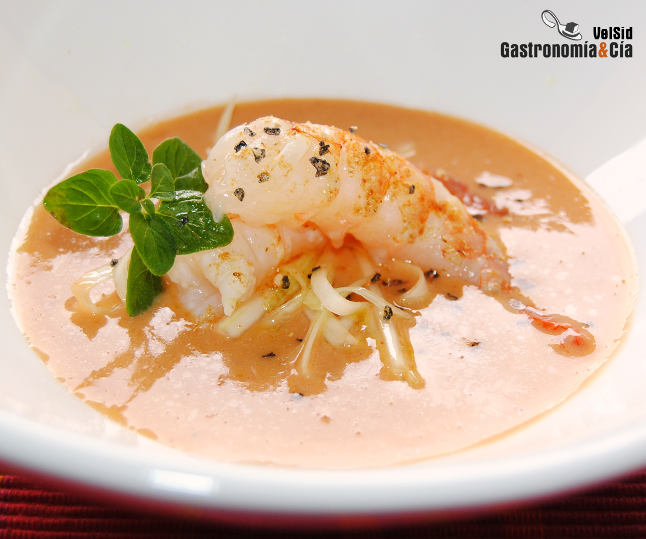 Langostinos a la llama con su bisque