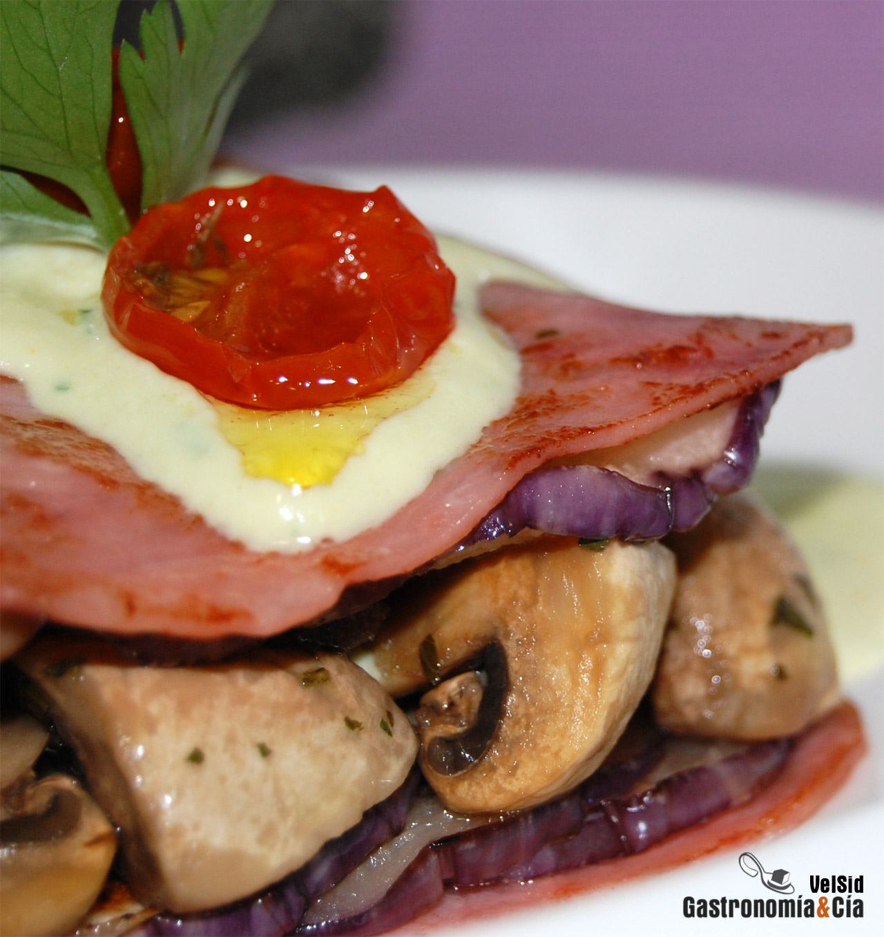 Lasaña de jamón con berenjenas y champiñones