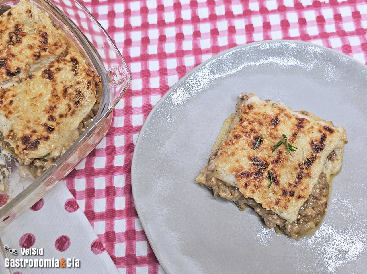 Lasaña de carne con bechamel