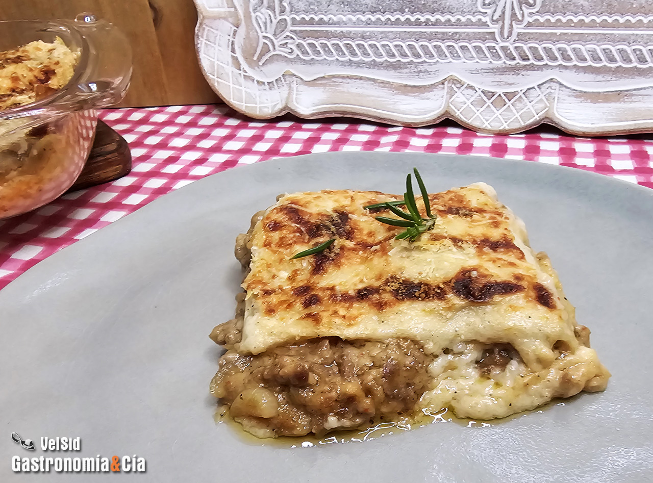 Lasaña de carne con bechamel