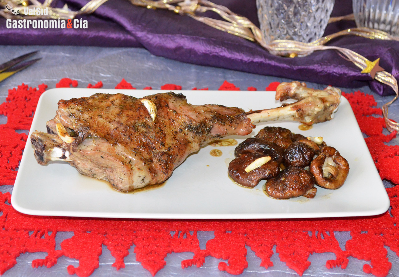 Pierna de cordero lechal al horno con hierbas provenzal