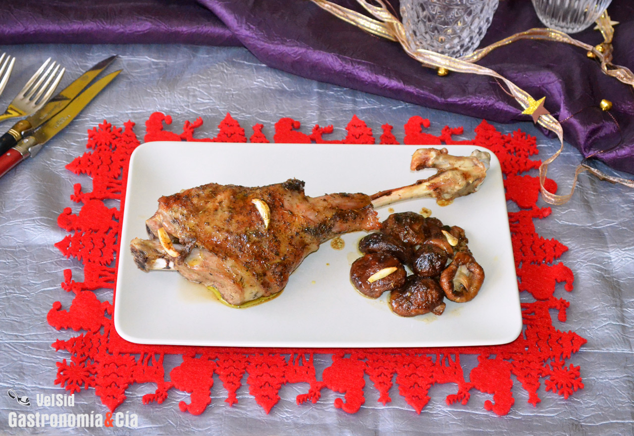 Pierna de cordero lechal al horno con hierbas provenzal