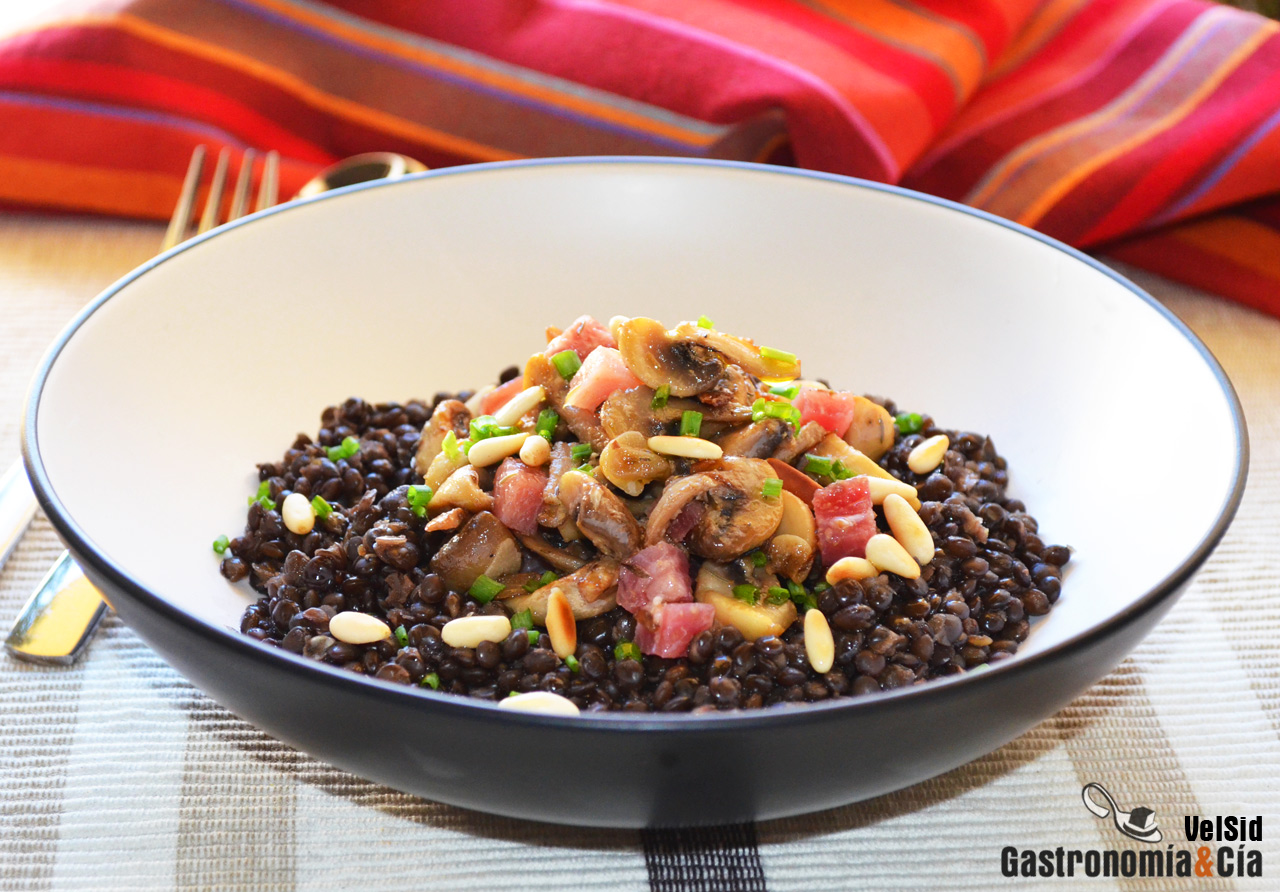 Lentejas beluga con champiñones, jamón y trufa