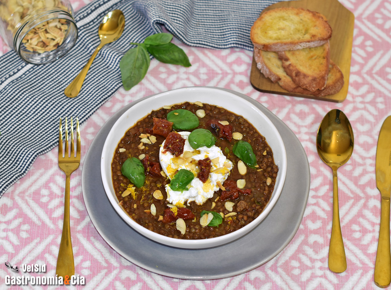 Lentejas con burrata y albahaca