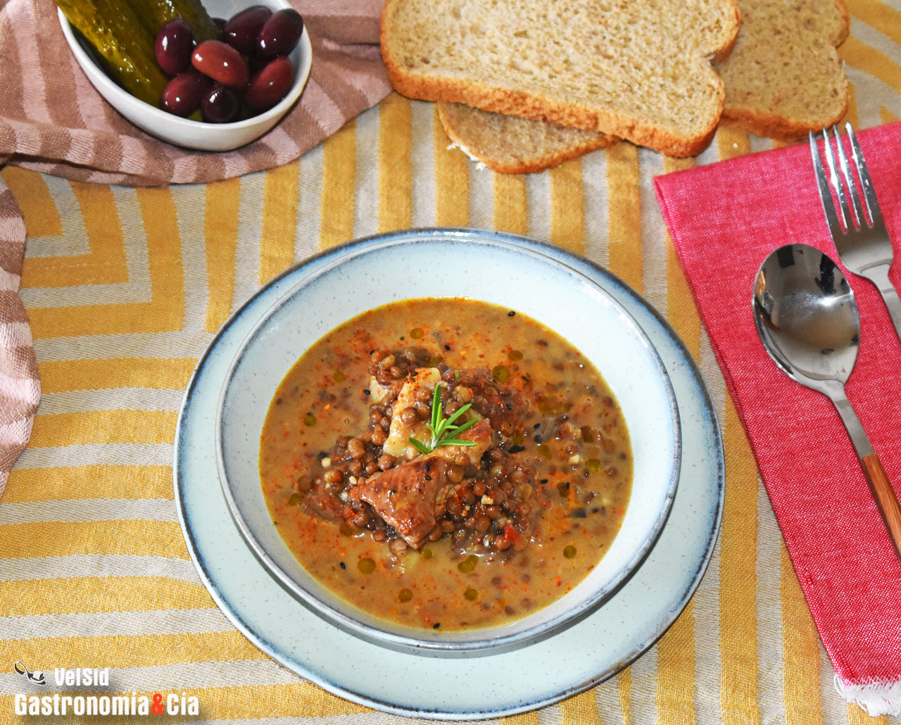 Lentejas con champiñones y costillas