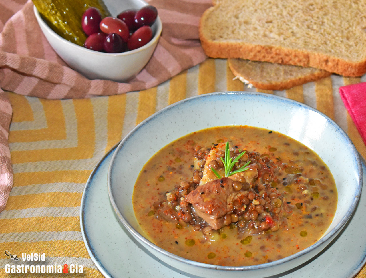 Lentejas con champiñones y costillas
