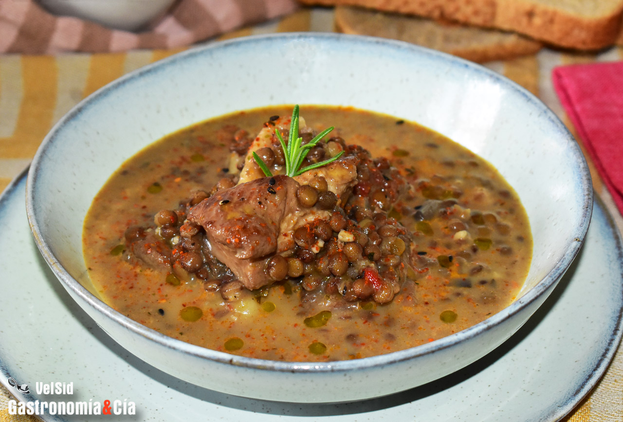 Lentejas con champiñones y costillas